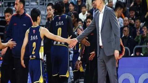 中国日本世界杯外围赛激战告负，排名跌至末尾，四队并列局势胶着